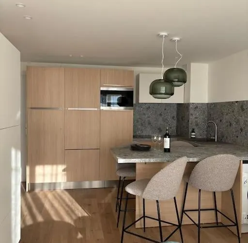 Les Hirondelles * إيكس ليه با